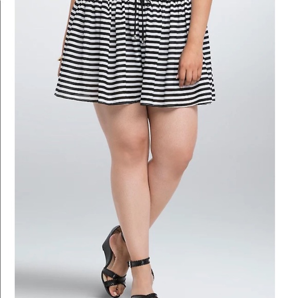Torrid Retro Striped Chiffon Shorts Size 3X - Picture 2 of 11